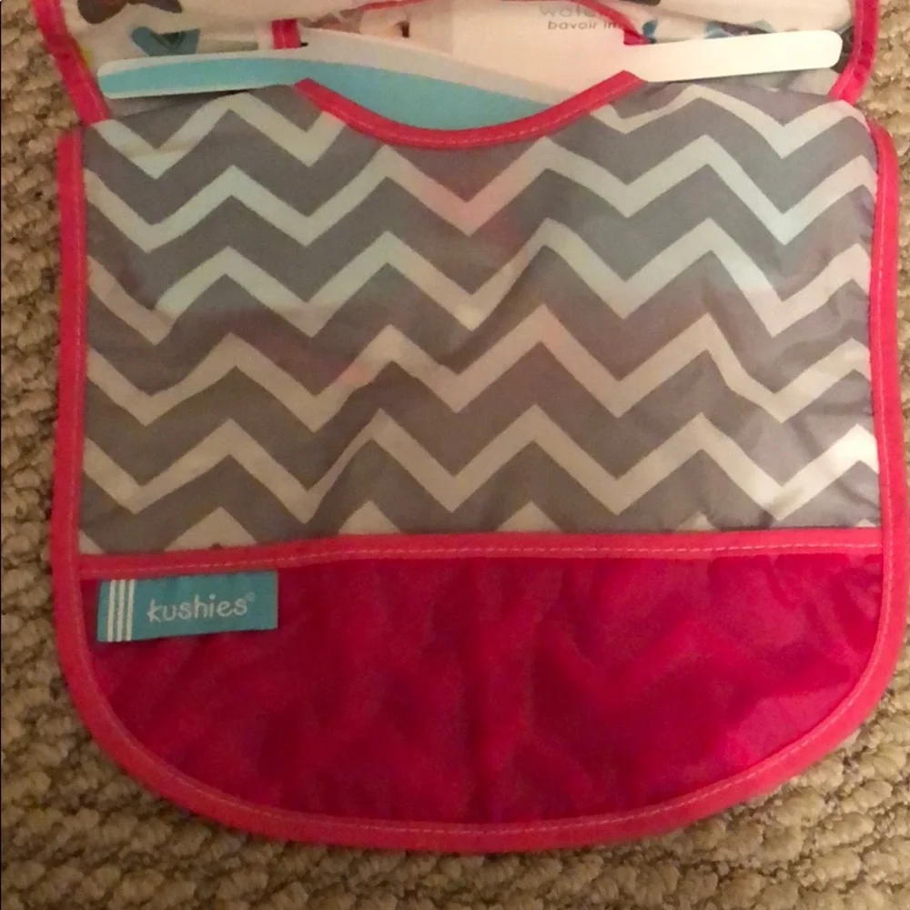 Kushies super fun waterproof‎ patterned bibs 6-12mo - Picture 2 of 2